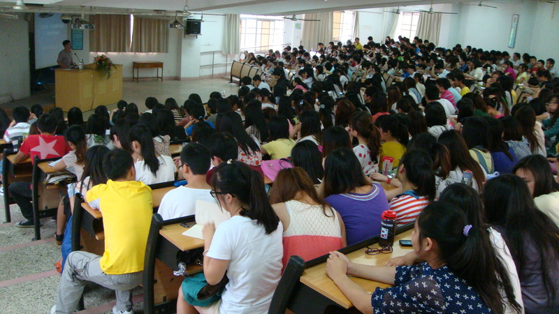 福州大学马克思主义学院院长庄穆教授来我院讲学2.jpg 福州大学马克思主义学院院长庄穆教授来我院讲学2.jpg