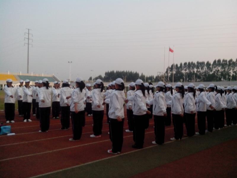 马克思主义学院2012级新生军训系列报道之齐步走3.jpg 马克思主义学院2012级新生军训系列报道之齐步走3.jpg