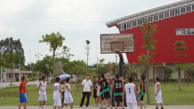 马克思主义学院新老生篮球友谊赛开赛1.jpg 马克思主义学院新老生篮球友谊赛开赛1.jpg