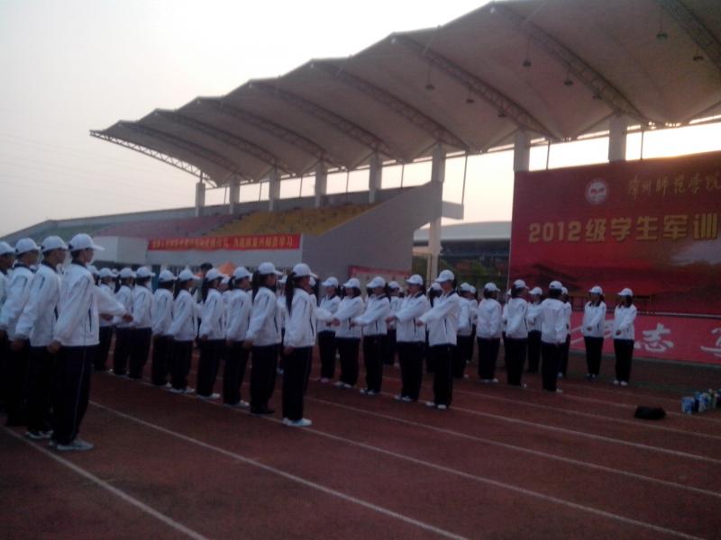 马克思主义学院2012级新生军训系列报道之齐步走4.jpg 马克思主义学院2012级新生军训系列报道之齐步走4.jpg