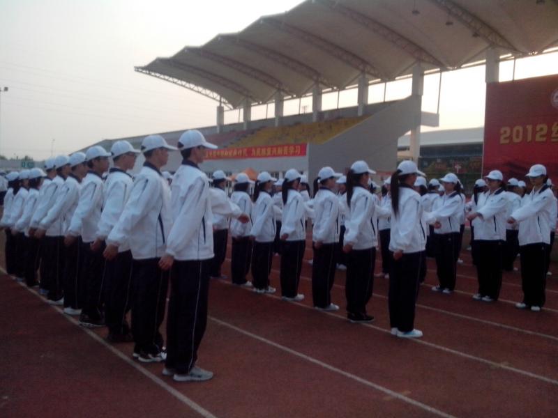 马克思主义学院2012级新生军训系列报道之齐步走2.jpg 马克思主义学院2012级新生军训系列报道之齐步走2.jpg